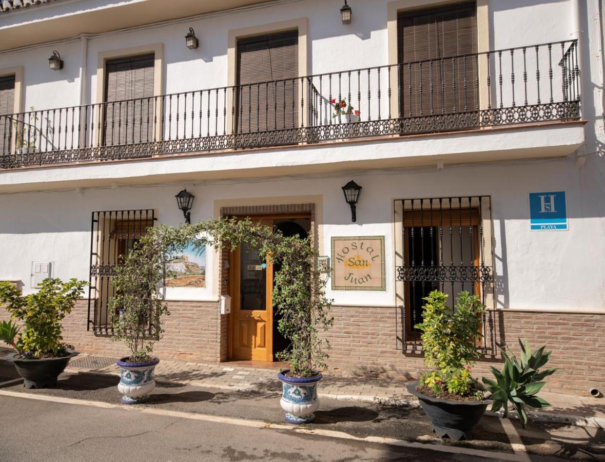 Hostal San Juan サロブレーニャ エクステリア 写真
